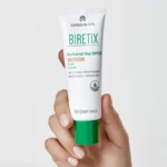 BIRETIX Hydramat Day SPF 30 COLOR Fluidas su Spalva