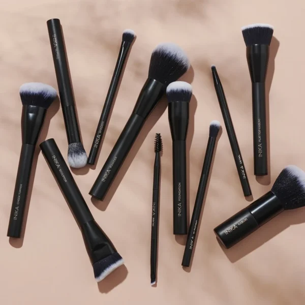 INIKA Organic Foundation Brush Makiažo Pagrindo Šepetėlis - Image 2